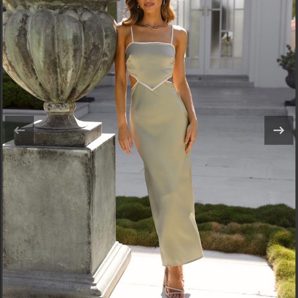 Need A Heart to Heart Midi Dress Green Hello Molly